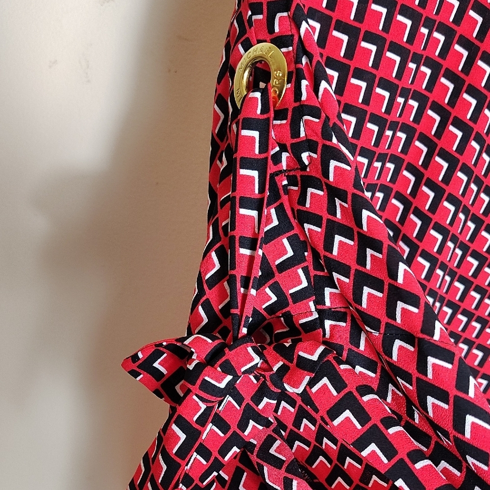 Red and White Boxy 3/4 Sleeve Blouse - Picture 2 of 7